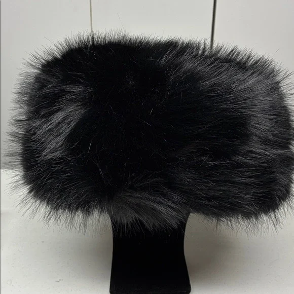 Elegant Black Faux Fur Hat for Women - Picture 2 of 6